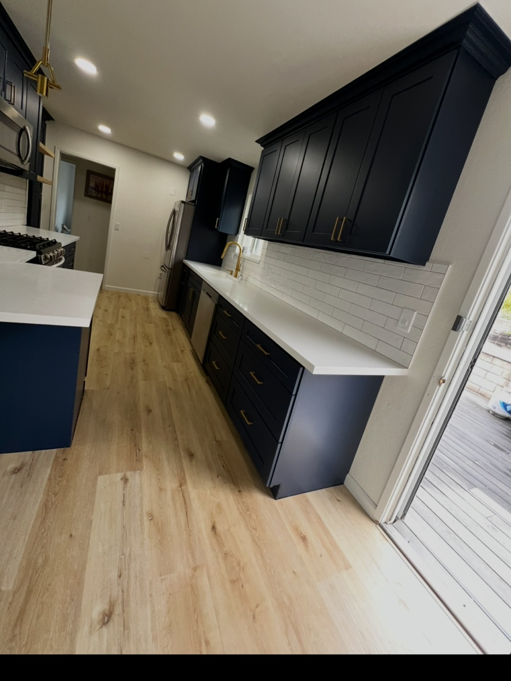 Kitchen Renovation: Navy cabinetry